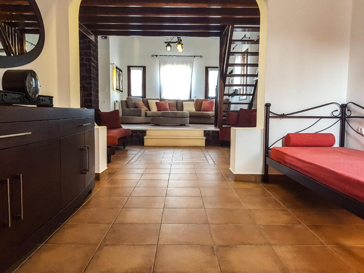 Sunshine House For 9, Cozy Set Up,Verandas, Sea View. Karterados  Exteriör bild